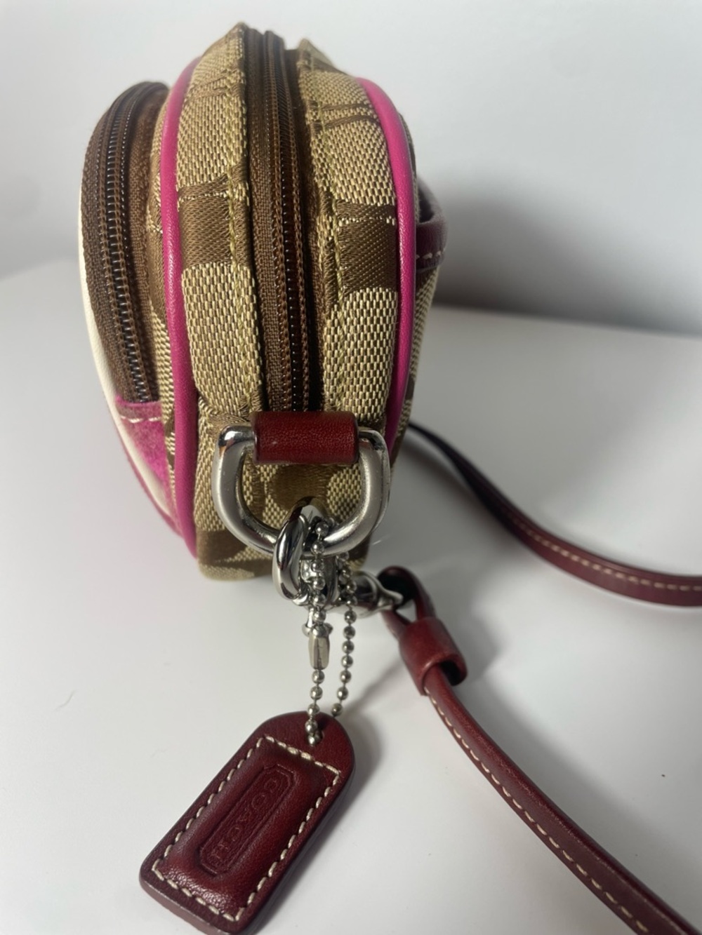 Rare Coach Vintage Jacquard Signature "C" Pink Suede Crossbody Bag - Picture 12 of 12